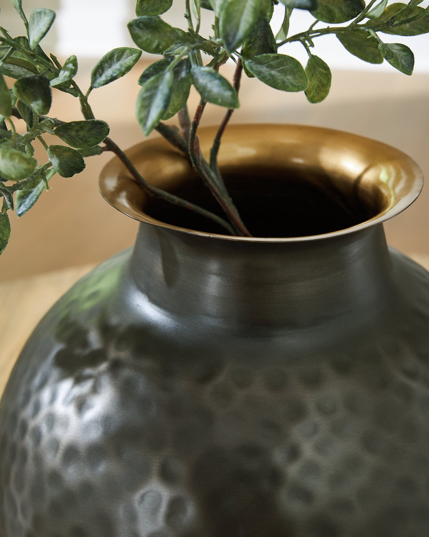 Ashley Express - Woody Vase.