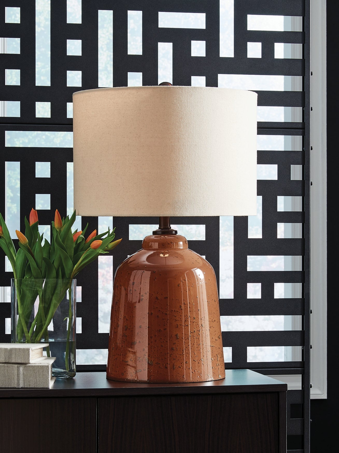 Ashley Express - Aaleahya Glass Table Lamp (1/CN).