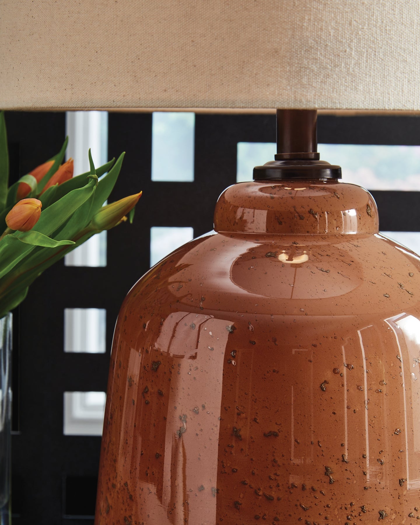 Ashley Express - Aaleahya Glass Table Lamp (1/CN).