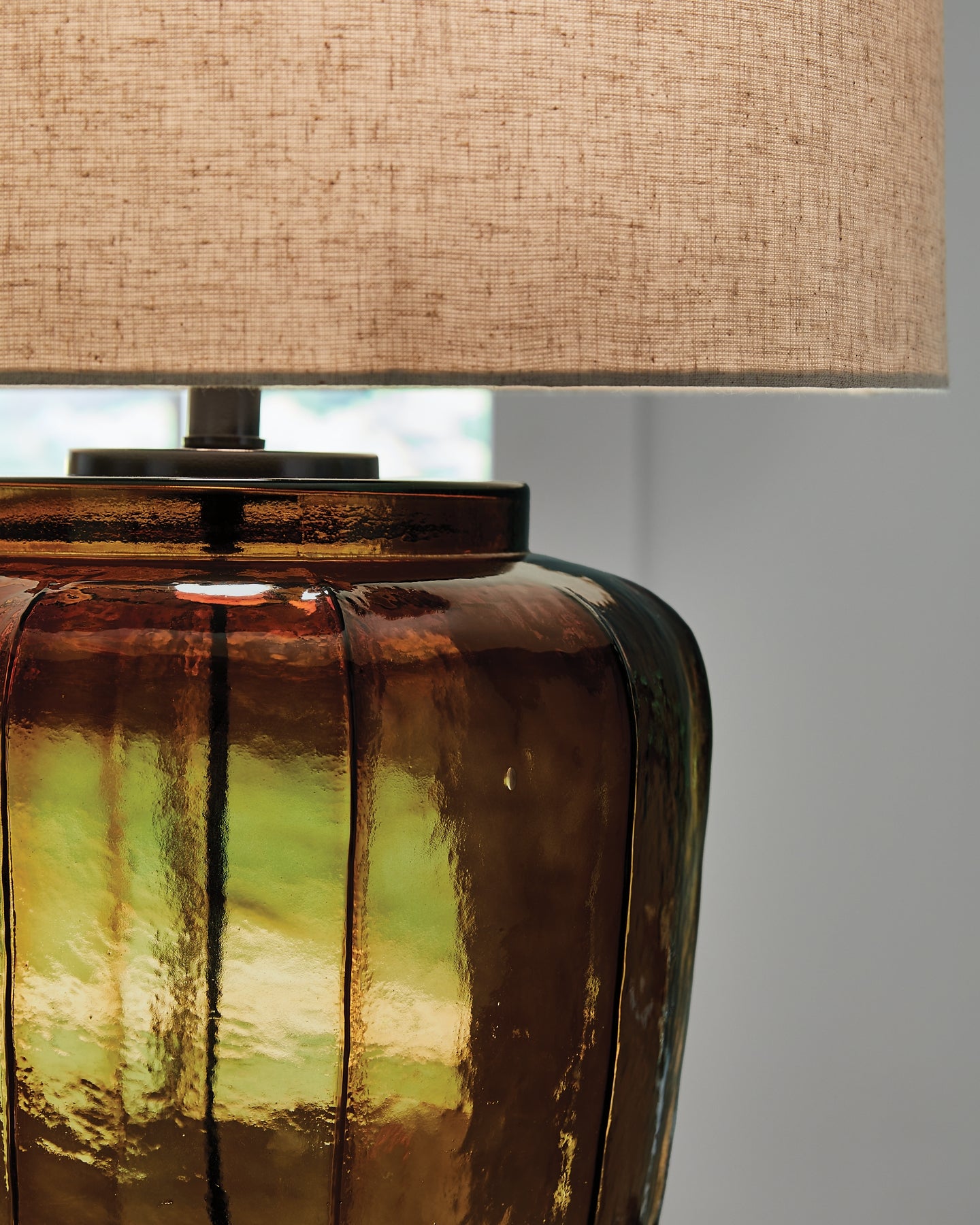 Ashley Express - Bainmore Glass Table Lamp (1/CN).