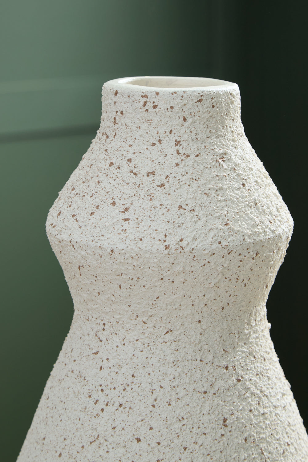Ashley Express - Dawthorne Vase.