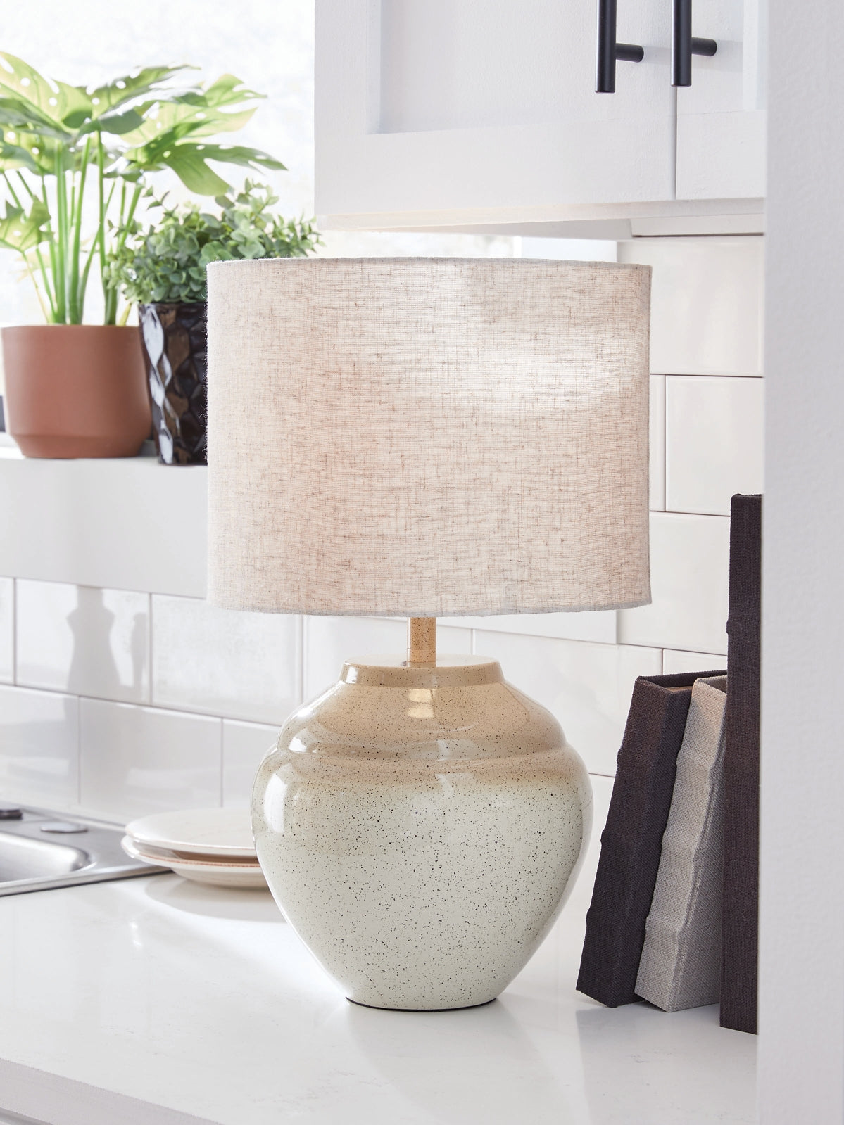 Ashley Express - Waldish Metal Table Lamp (1/CN).