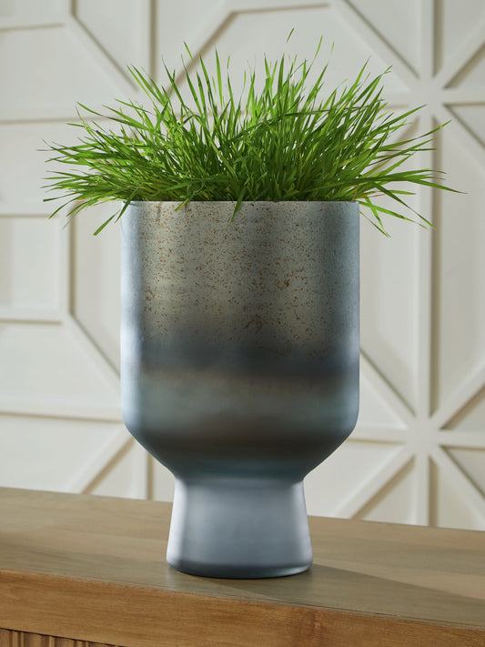 Ashley Express - Pennmore Vase.