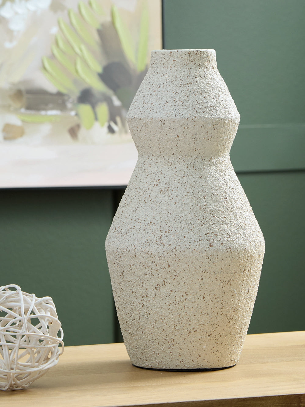 Ashley Express - Dawthorne Vase.