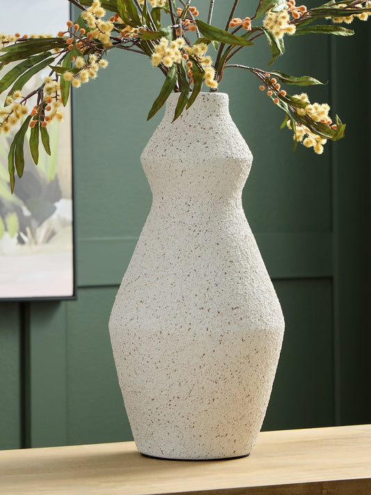 Ashley Express - Dawthorne Vase.