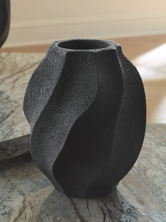 Ashley Express - Judworth Vase.