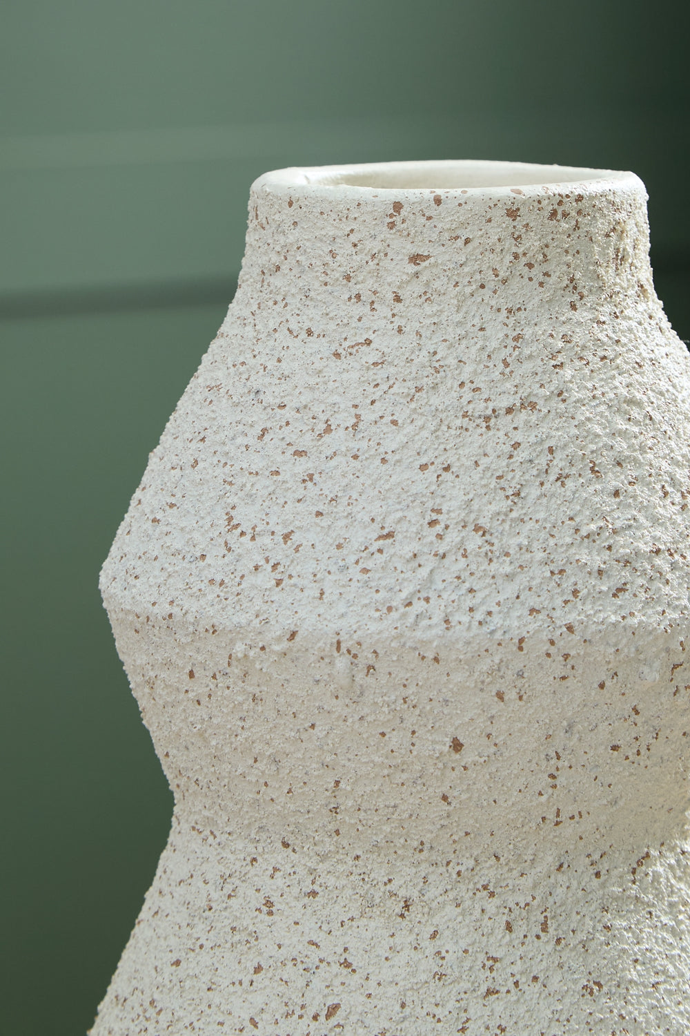 Ashley Express - Dawthorne Vase.
