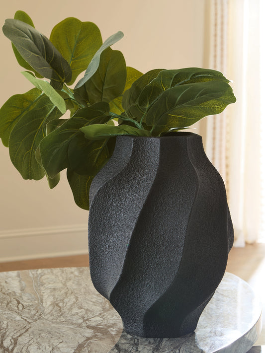 Ashley Express - Judworth Vase.